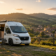 Camper recorriendo Cantabria con los Picos de Europa al fondo